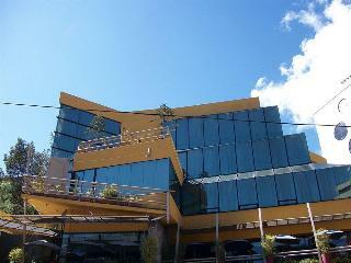 Hotel Melrose Plaza Suites