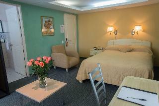 Hotel Melrose Plaza Suites