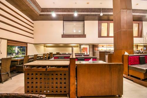 Hotel Sadanand Regency