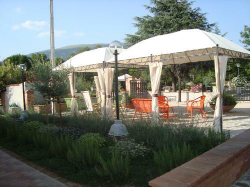 Hostal Terra Dei Santi Country House