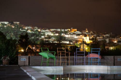 Hostal Terra Dei Santi Country House