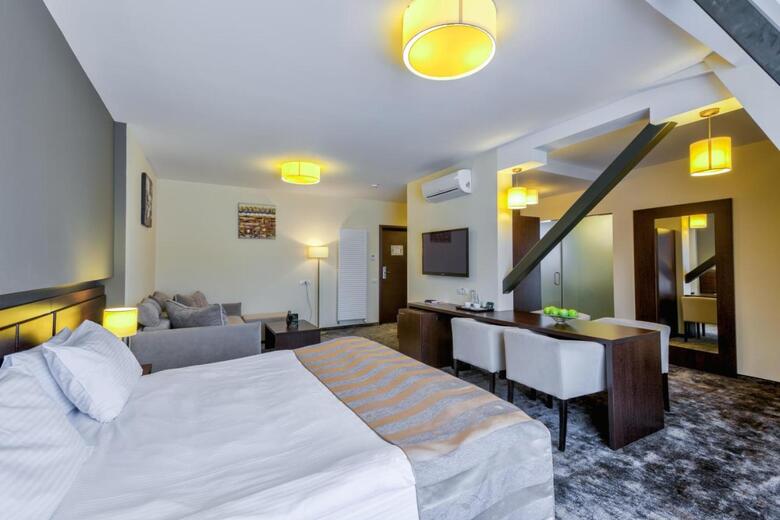 Golden Time Hotel