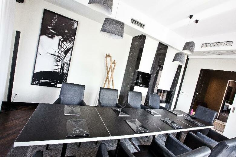 Platinum Palace Residence Boutique Hotel