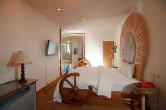 Day Chen Hotel