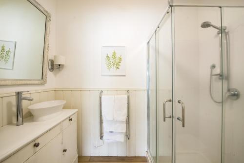 Bycroft Lodge Bed & Breakfast