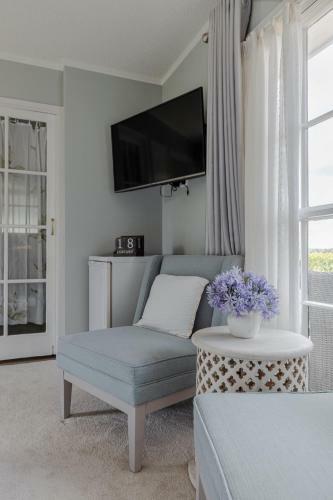 Bycroft Lodge Bed & Breakfast