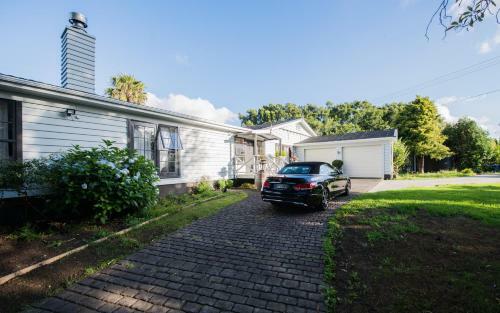 Bycroft Lodge Bed & Breakfast