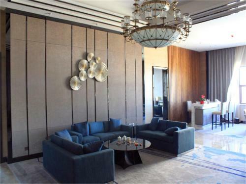 Baotou West Lake Hotel