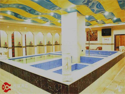 Baotou West Lake Hotel