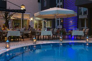 Tuna Apart Hotel (.)