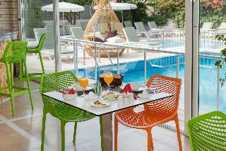 Tuna Apart Hotel (.)