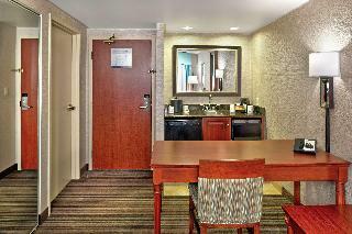Hotel Hampton Inn & Suites By Hilton Toronto Airport