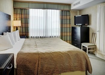 Hotel Quality Suites Toronto Airport