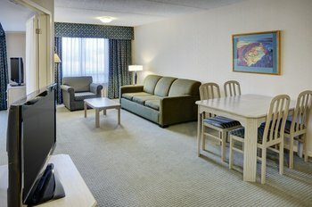 Hotel Quality Suites Toronto Airport