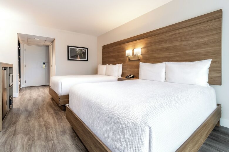 Atrium Hotel Vancouver