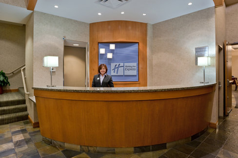 Hotel Holiday Inn Express Airport