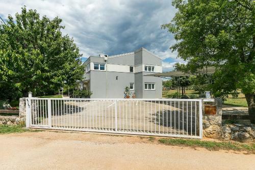 Apartments Dama