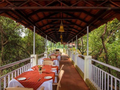 Hotel Mercure Goa Devaaya Resort