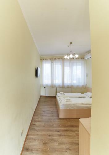Hotel Merkuriy