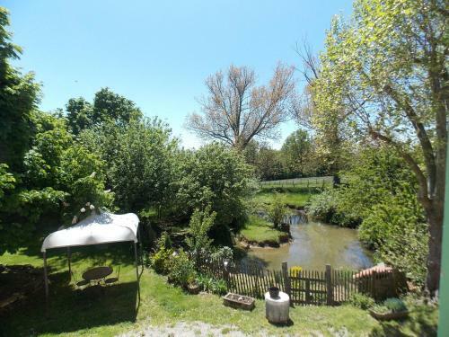 Hostal A La Mare Du Vieux Ch�ne
