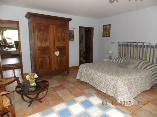 Hostal A La Mare Du Vieux Ch�ne