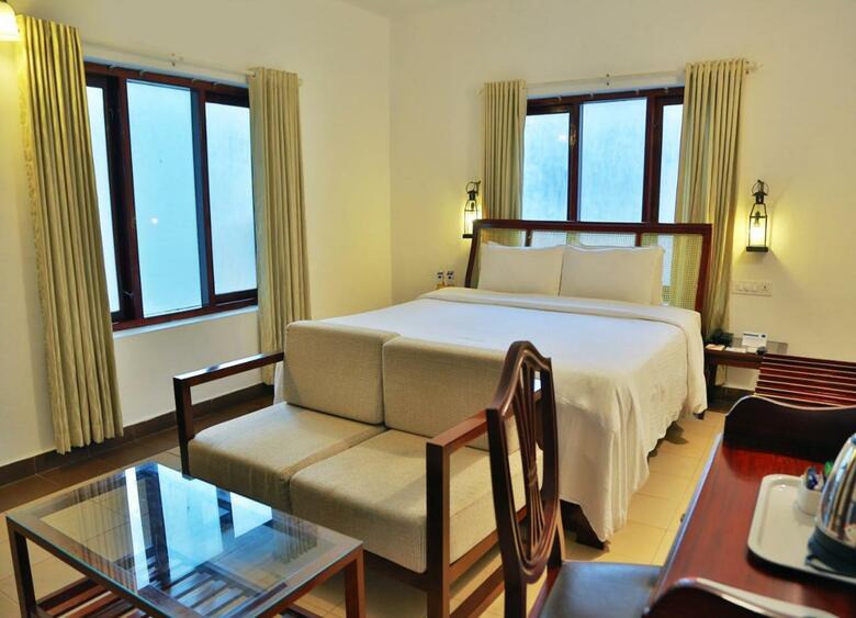 Hotel Estuary Island