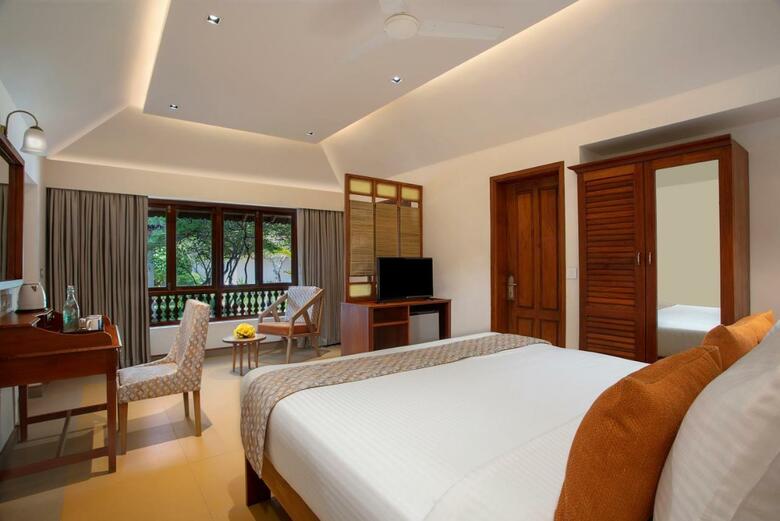 Hotel Estuary Island