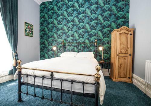 The Valley House Hostel & Bar