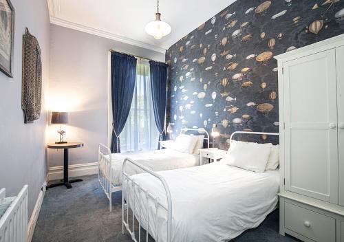 The Valley House Hostel & Bar