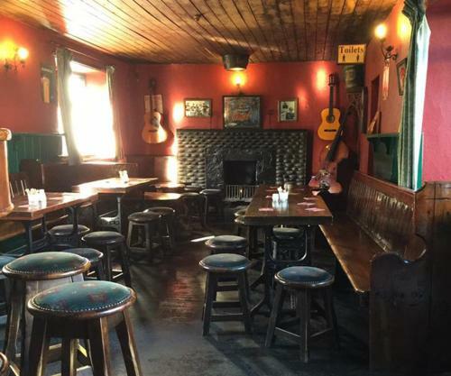 The Valley House Hostel & Bar