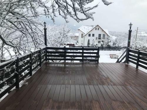 Hostal Pensiunea Cerbul Carpatin