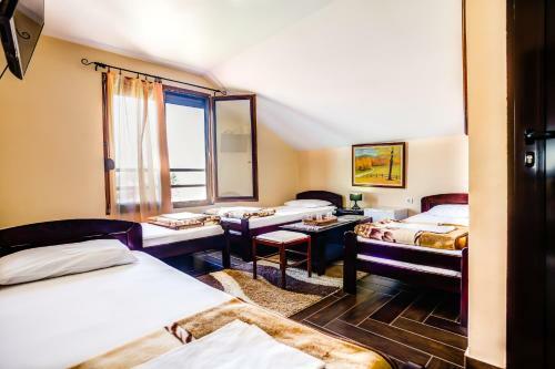 Hostal Private Accommodation Kubura