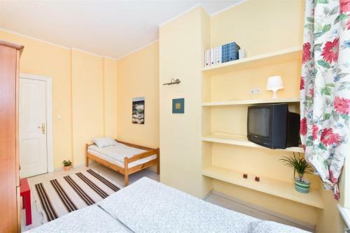 Apartment With Cosy Garden