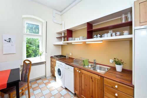 Apartment With Cosy Garden