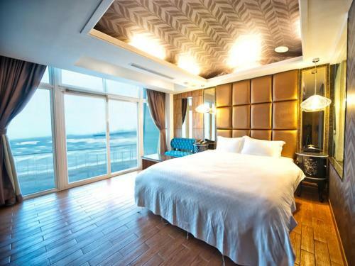 Hotel White House Beach Resort