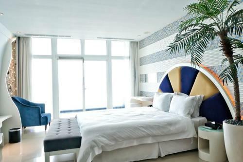 Hotel White House Beach Resort