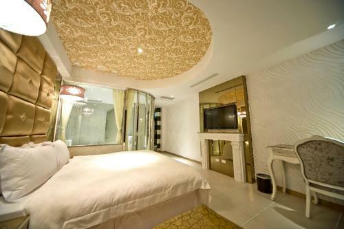 Hotel White House Beach Resort