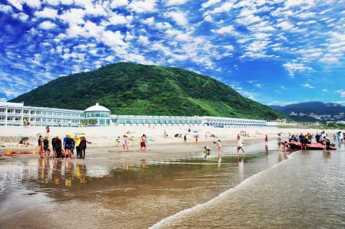 Hotel White House Beach Resort