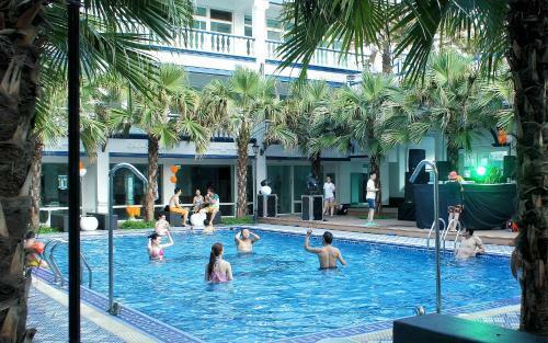 Hotel White House Beach Resort