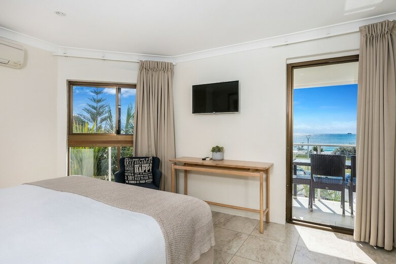 Aparthotel Bayview Beachfront Apartments