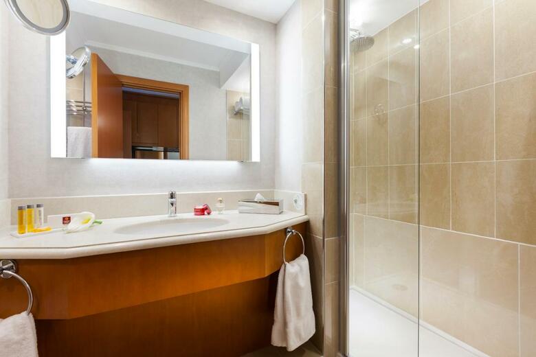 Hotel Neh� Suites Cannes Croisette