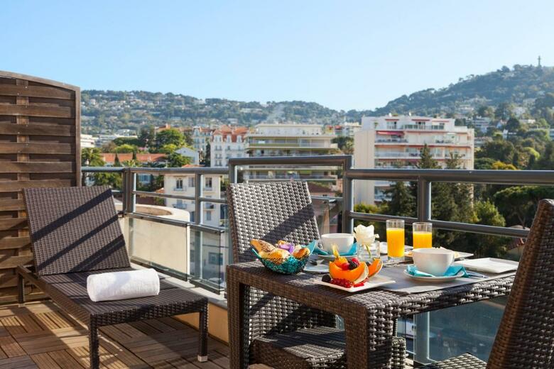 Hotel Neh� Suites Cannes Croisette