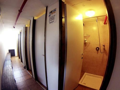 Overstay-tlv Backpackers Hostel