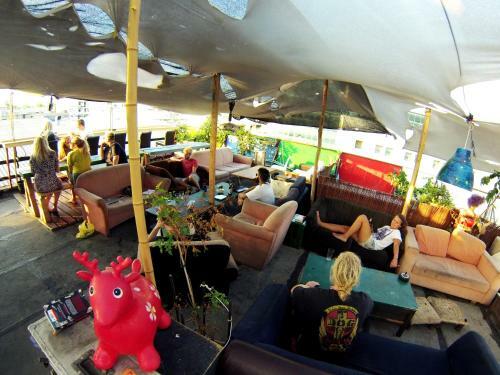 Overstay-tlv Backpackers Hostel