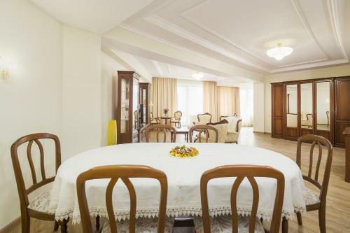 Zvyozdny Hotel