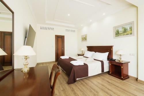 Zvyozdny Hotel