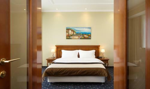 Zvyozdny Hotel