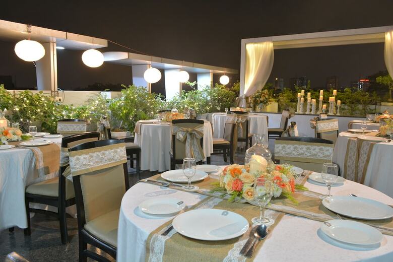 Rockland Hotel, C.r Park