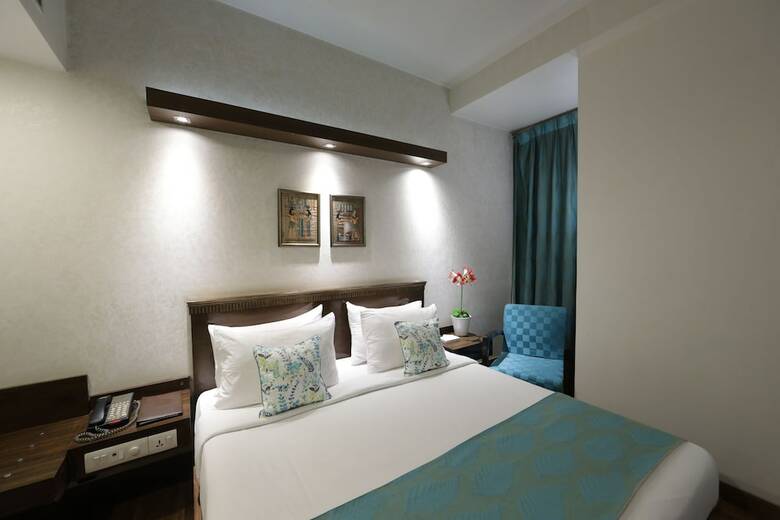 Rockland Hotel, C.r Park