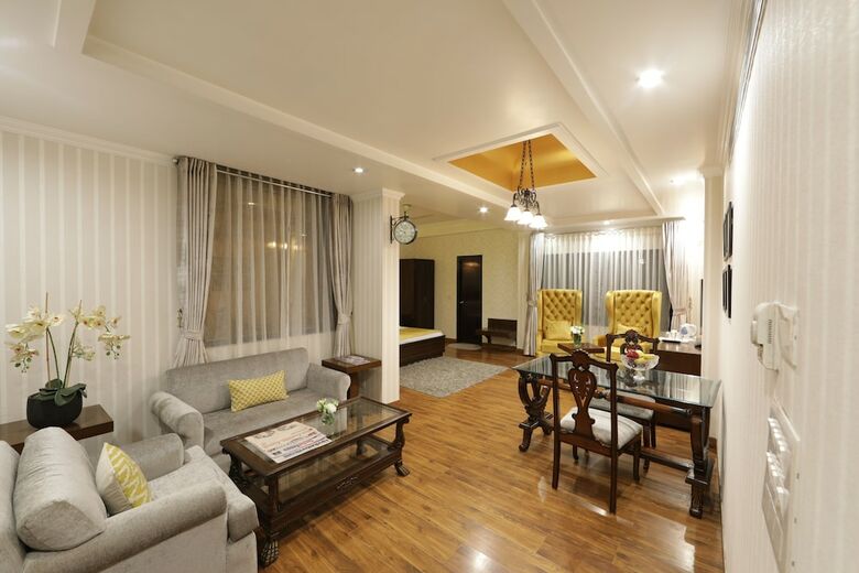 Rockland Hotel, C.r Park